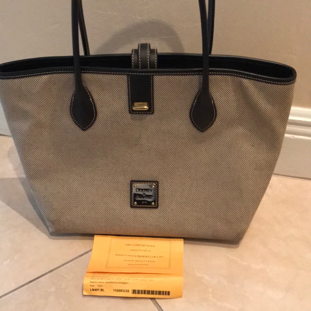 Dooney & Bourke Medium Cindy Tote